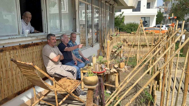 Acildeki Sağlık Memurundan Bambu Sanatı
