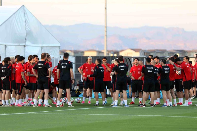 A Milli Takım Arizona'da İlk Antrenmanını Yaptı
