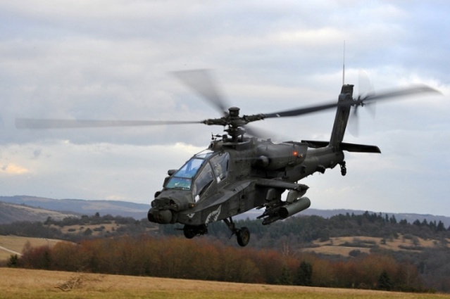 ABD Apache Helikopteri Hürmüz Boğazı'na Düştü