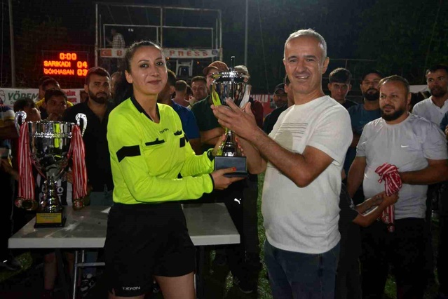 Şehitler Anısına Düzenlenen Futbol Turnuvasında Sarıkadı Şam