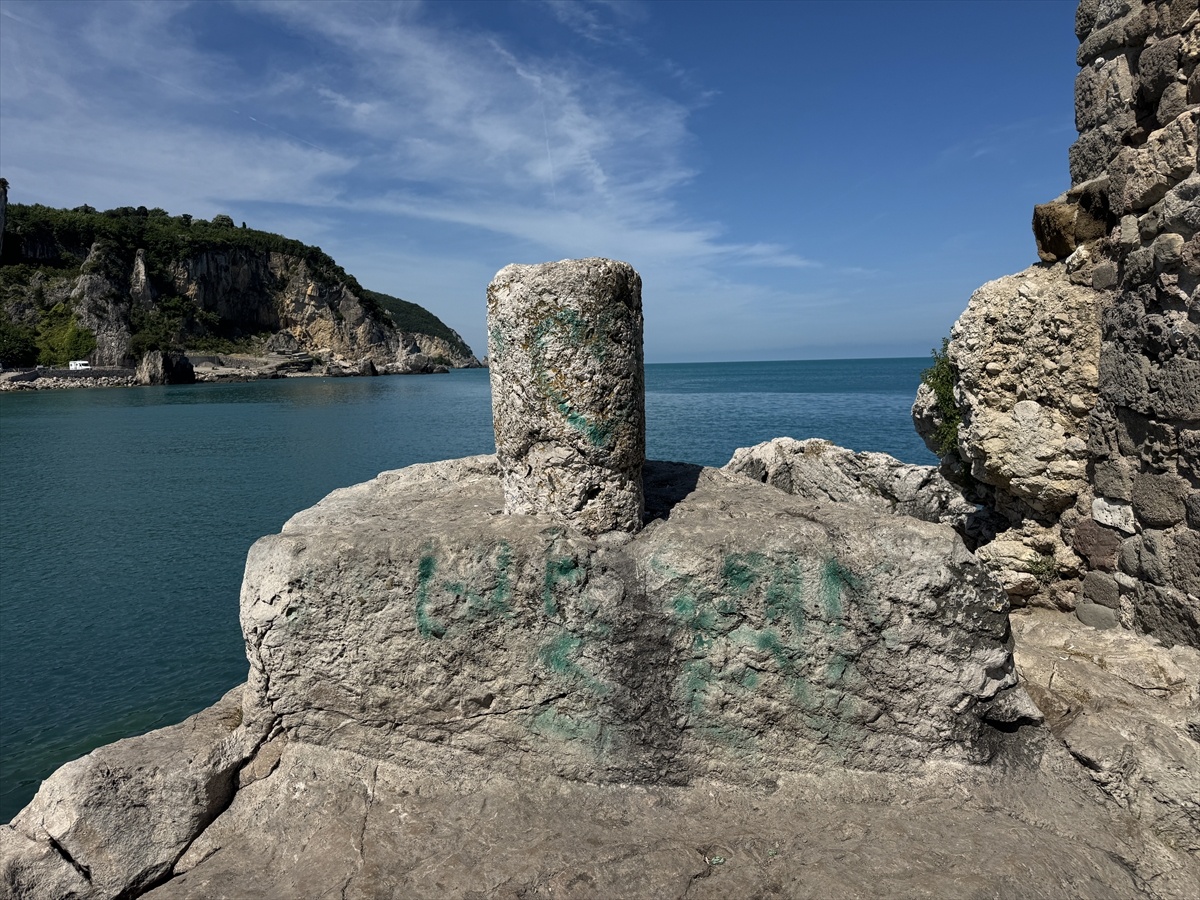 Amasra\'daki Direkli Kaya\'ya Vandallık