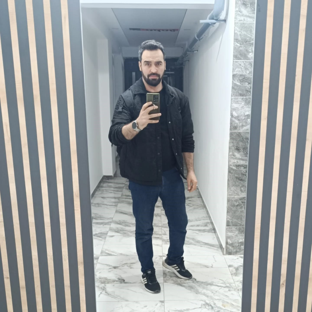 Arızalanan otobüse çarpan motosiklet sürücüsü, arkadan gelen otomobilin çarpması sonucu can verdi