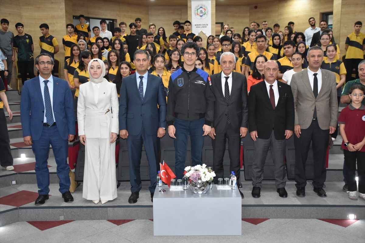 İkinci Türk Astronotu Öğrencilerle Buluştu