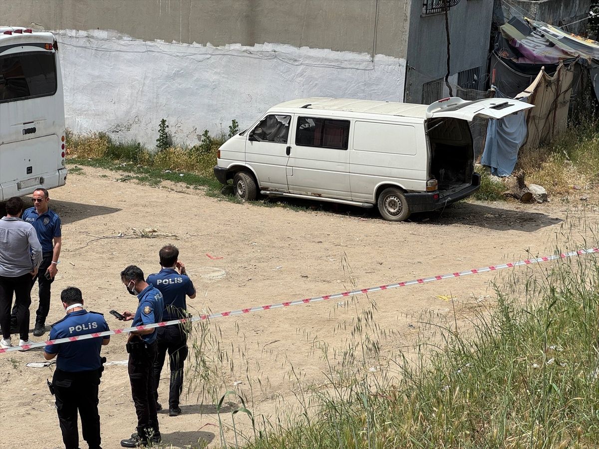Bağcılar’da panelvanda ölü bulundu