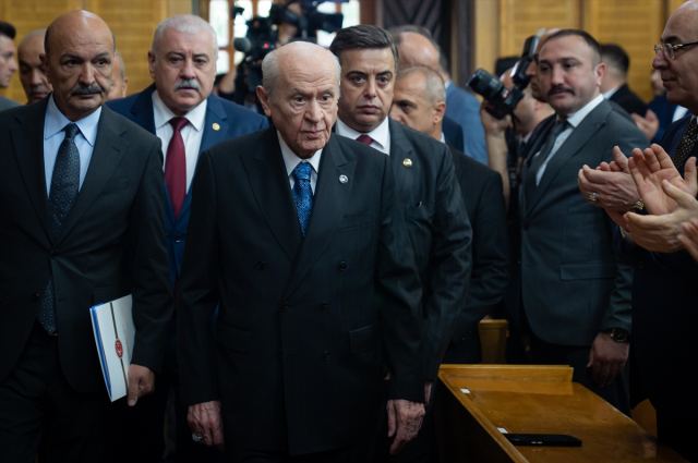 Bahçeli kürsüden Özel'e seslendi: Ateşe körükle gitmemeli, aklı selimle hareket etmelidir