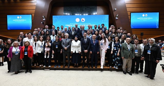 Türkiye Yüzyılı'nda Dil ve Düşünce