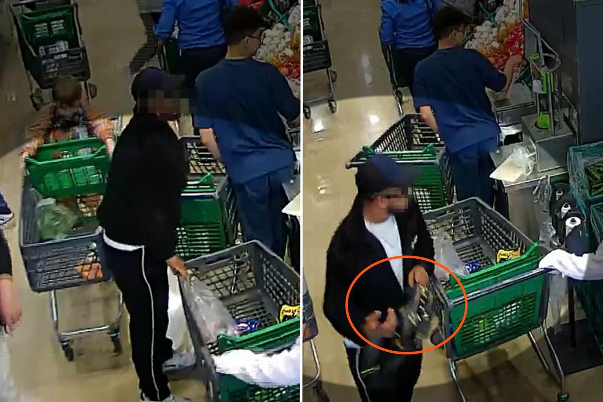Kaşla göz arasında alışveriş arabasından servet çaldılar