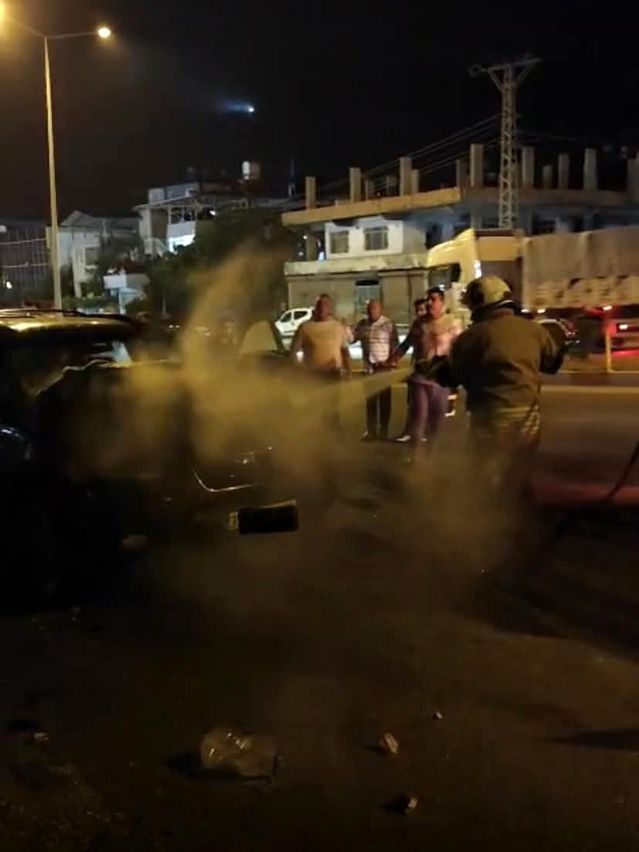 Hatay'da Otomobil Yangını Kontrol Altına Alındı