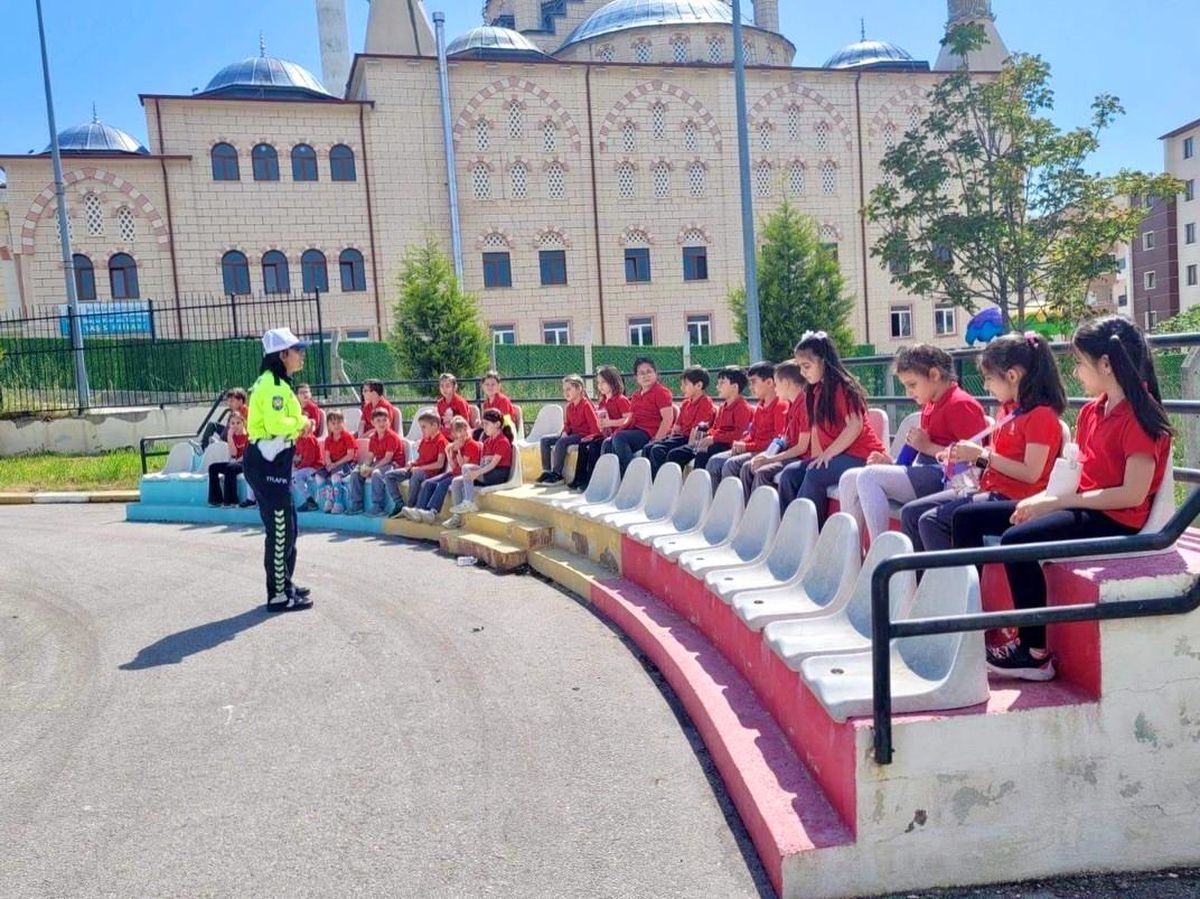 Bilecik\'te öğrencilere trafik eğitimi