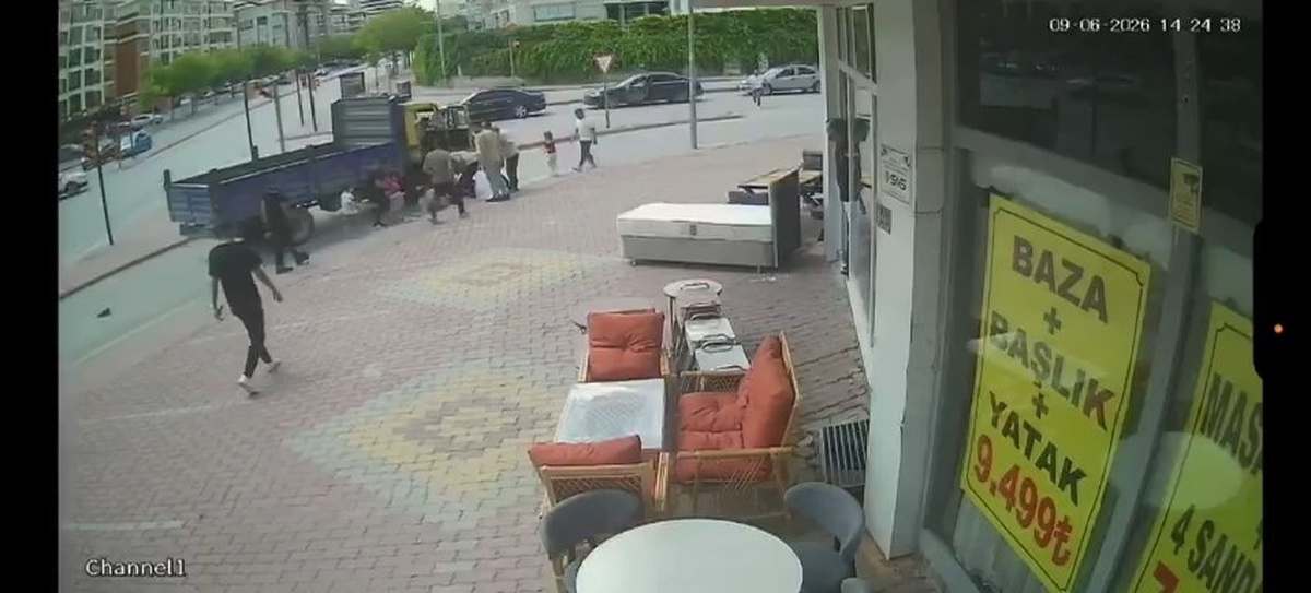 Konya\'da Kamyonet elektrikli bisiklete çarptı