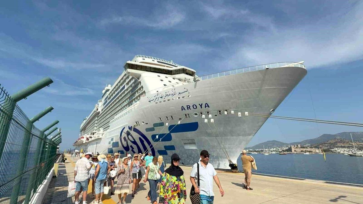 Bodrum\'a Dev Kruvaziyer Geldi