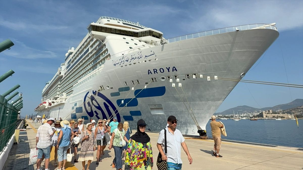 Bodrum\'a Aroya Kruvaziyeri Geldi