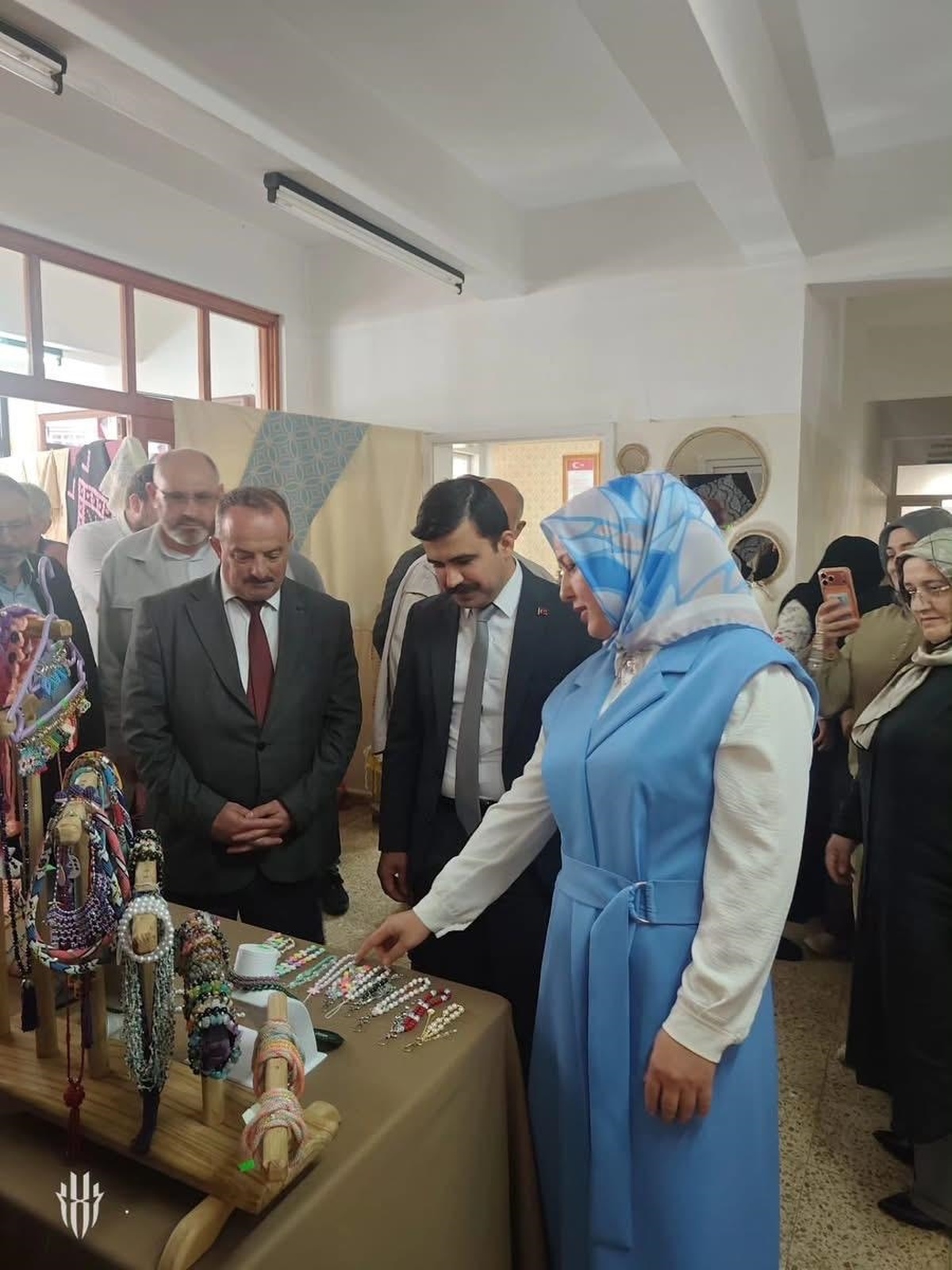 Çaykara\'da Yıl Sonu Sergisi Açıldı