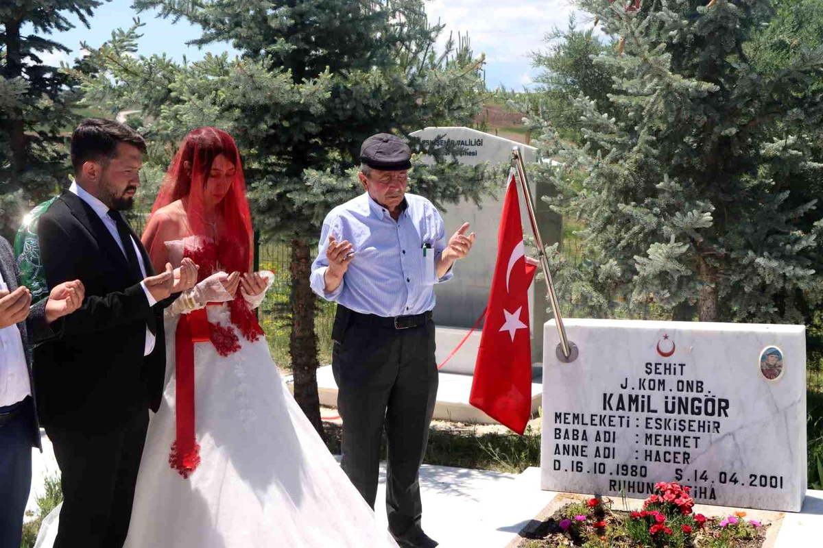 En mutlu gününde ismini aldığı şehit amcasını unutmadı