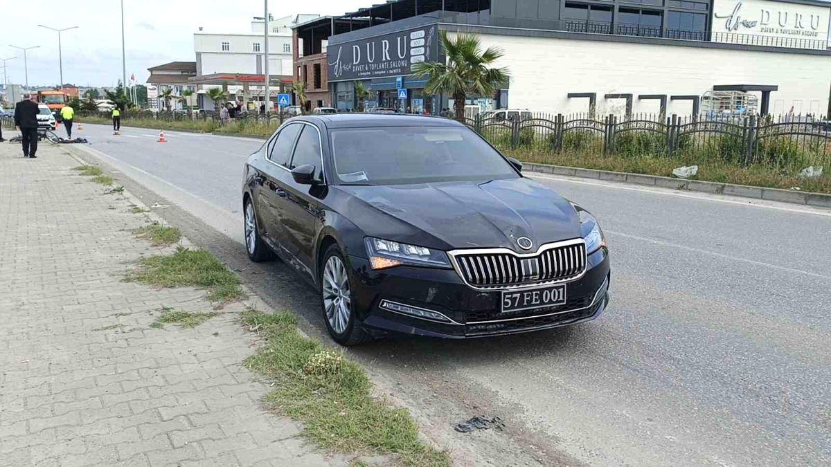Erfelek Belediye Başkanı\'nın makam aracının çarptığı bisikletli yaralandı