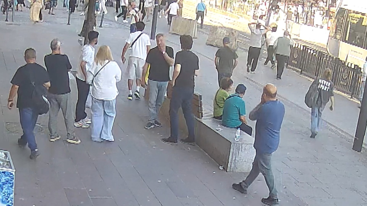 Tramvay Altında Kalan Çocukta Panik Anları