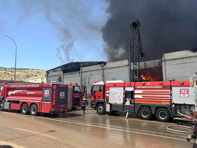 Gaziantep'te Tekstil Fabrikasında Yangın