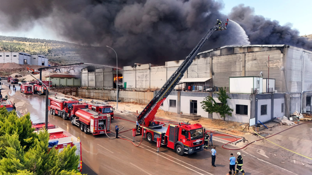Gaziantep'te tekstil fabrikasında yangın