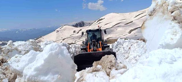 Hakkari'de Yazda Karla Mücadele