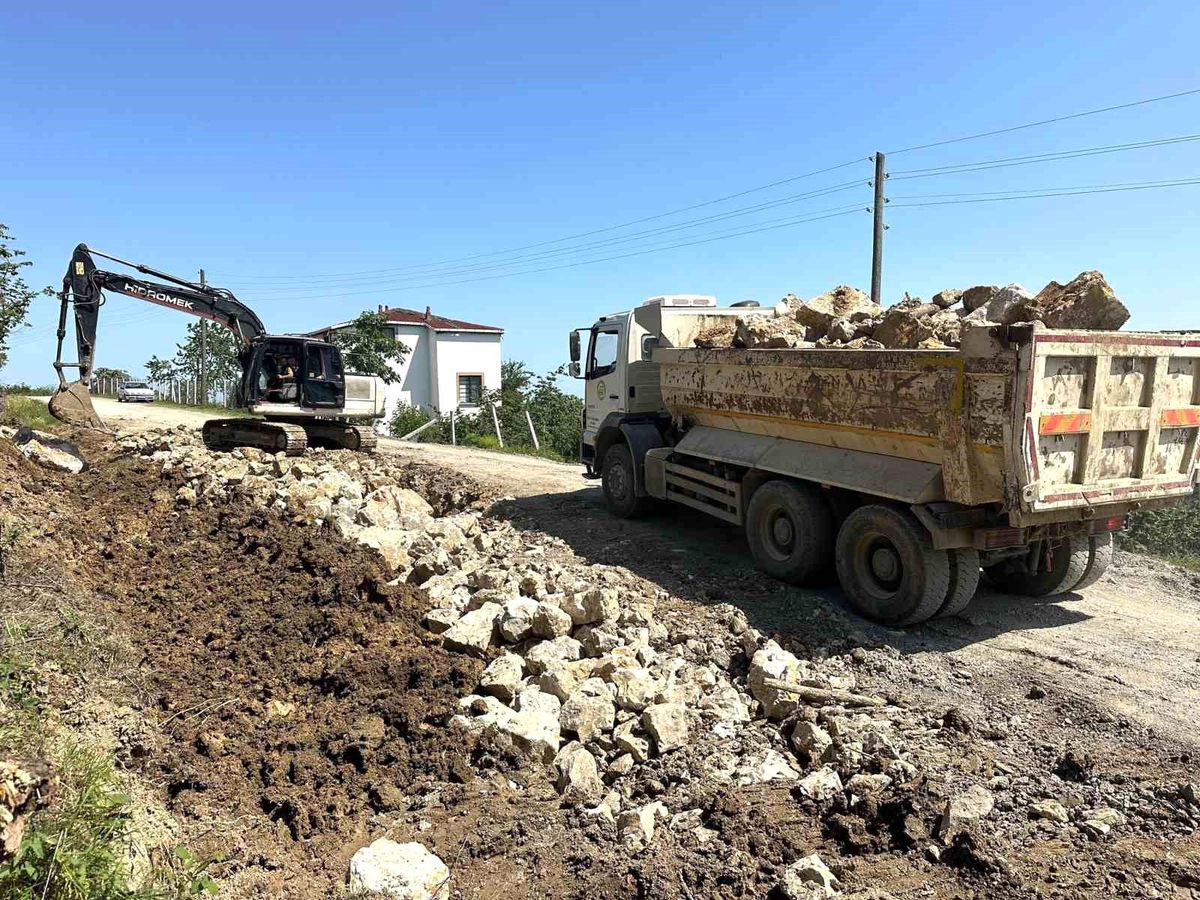 Düzce\'de Heyelan Sonrası Çalışmalar Devam Ediyor