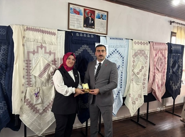 İhsangazi'de Yıl Sonu Sergisi Açıldı