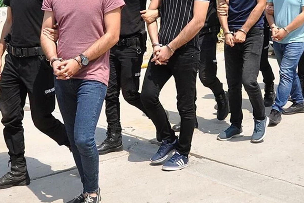 İzmir’de FETÖ operasyonu: 78 gözaltı kararı