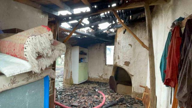 Karaman'da Müştemilat Yangını Kontrol Altına Alındı