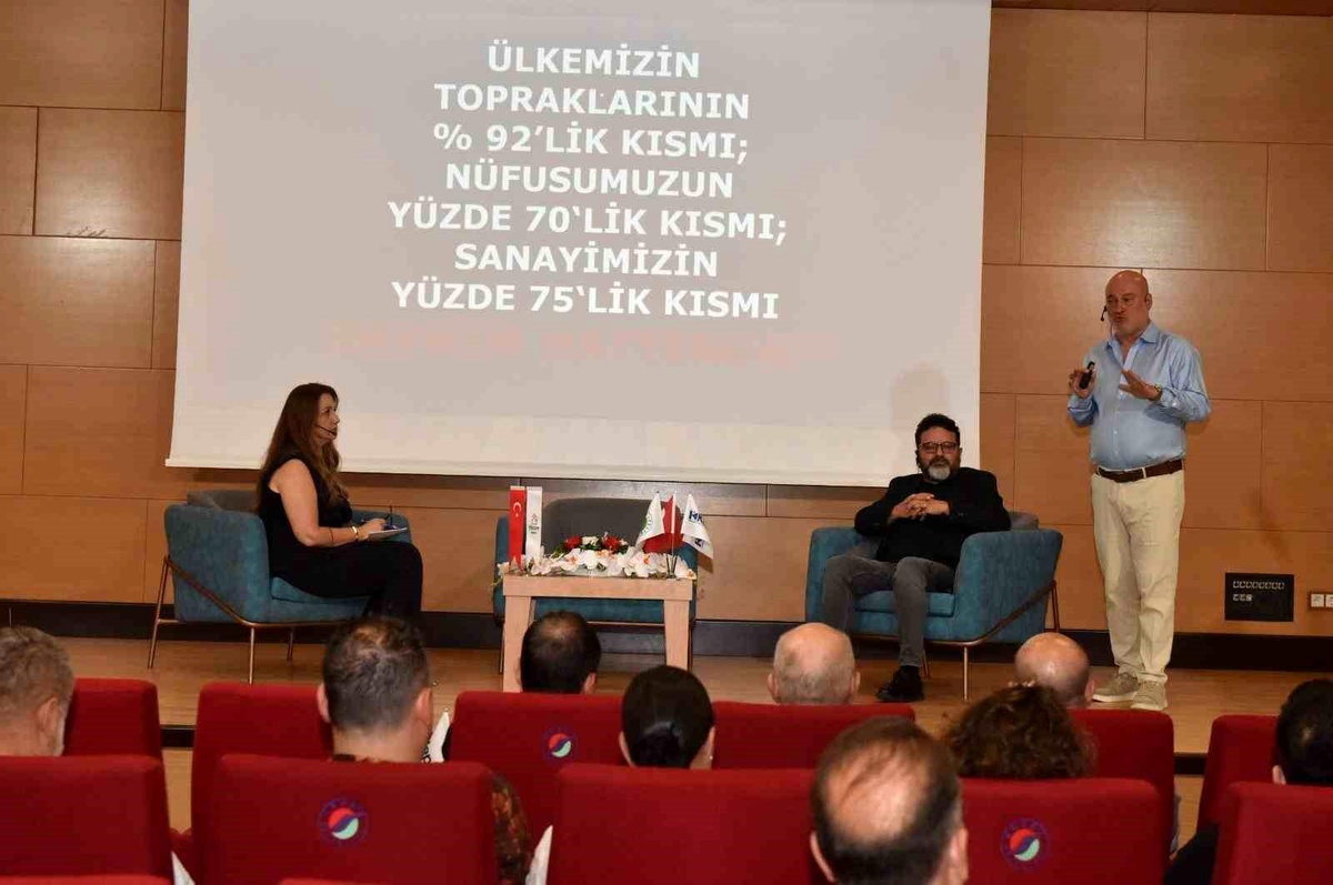 Kepez\'de Kentsel Dönüşüm Paneli: Can Güvenliği Vurgusu