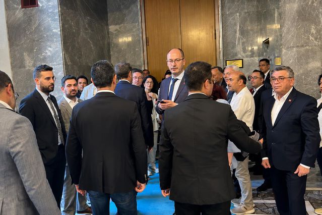 Kılıçdaroğlu mu Özel mi? İşte CHP Grup Toplantısı’nın yapılacağı salona ilk gelen ekip