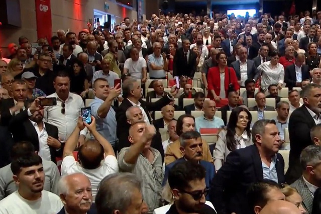 Kılıçdaroğlu'na destek artıyor! Salondaki kalabalık dikkat ç