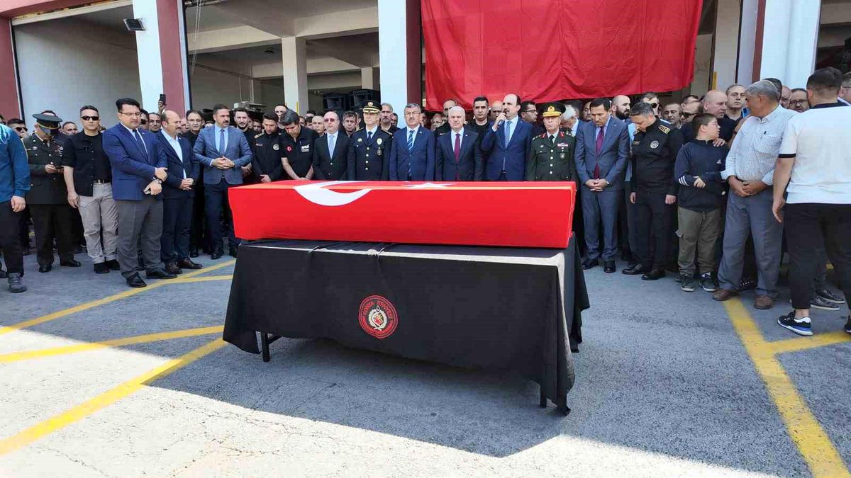 Konya\'da mobilya fabrikası yangınında itfaiye eri şehit oldu