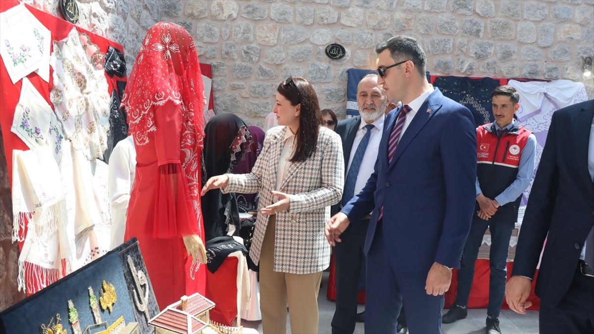 Küre\'de Yıl Sonu Sergisi Açıldı