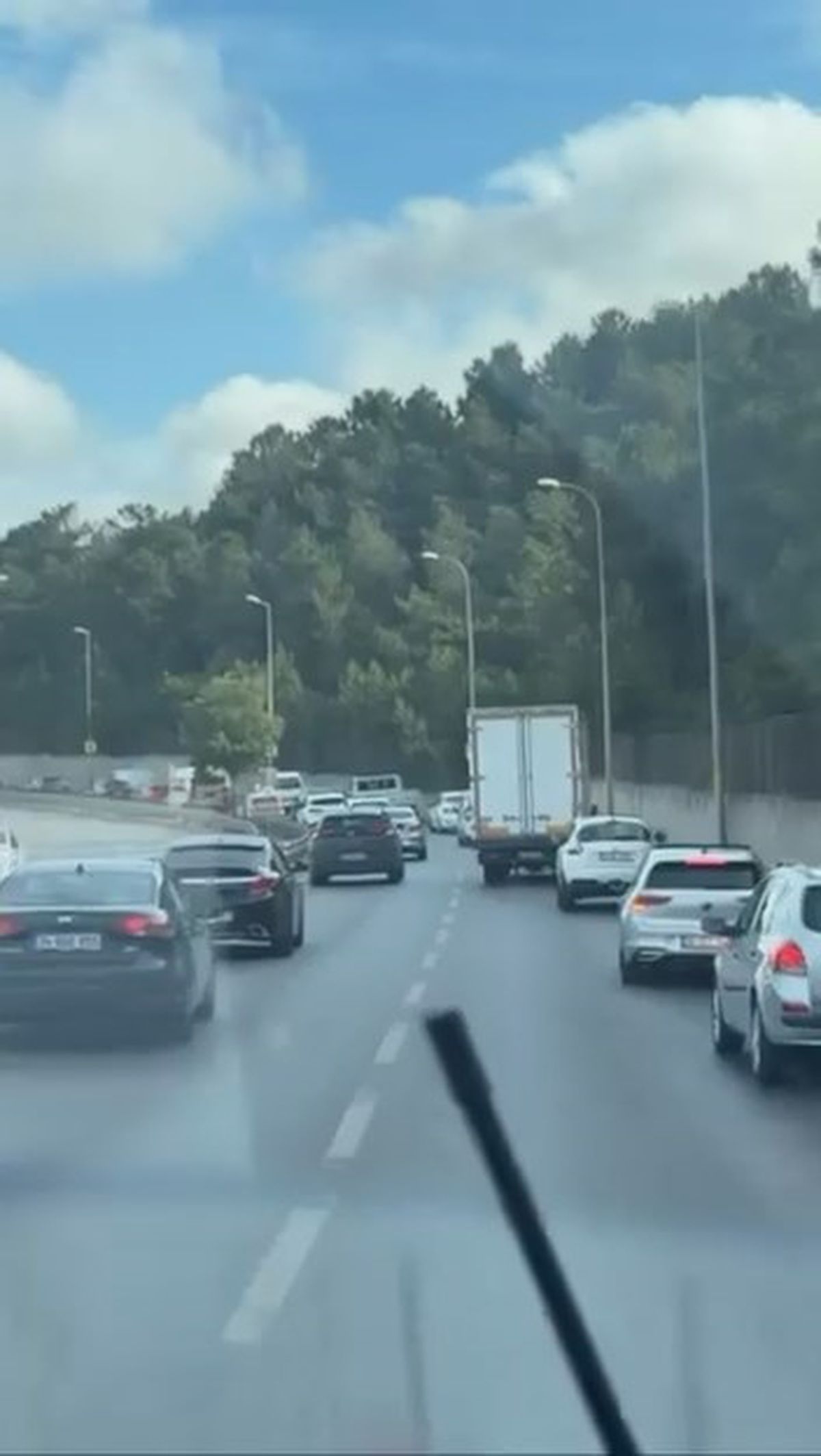 Ambulansa Fermuar Yöntemiyle Yol Verildi