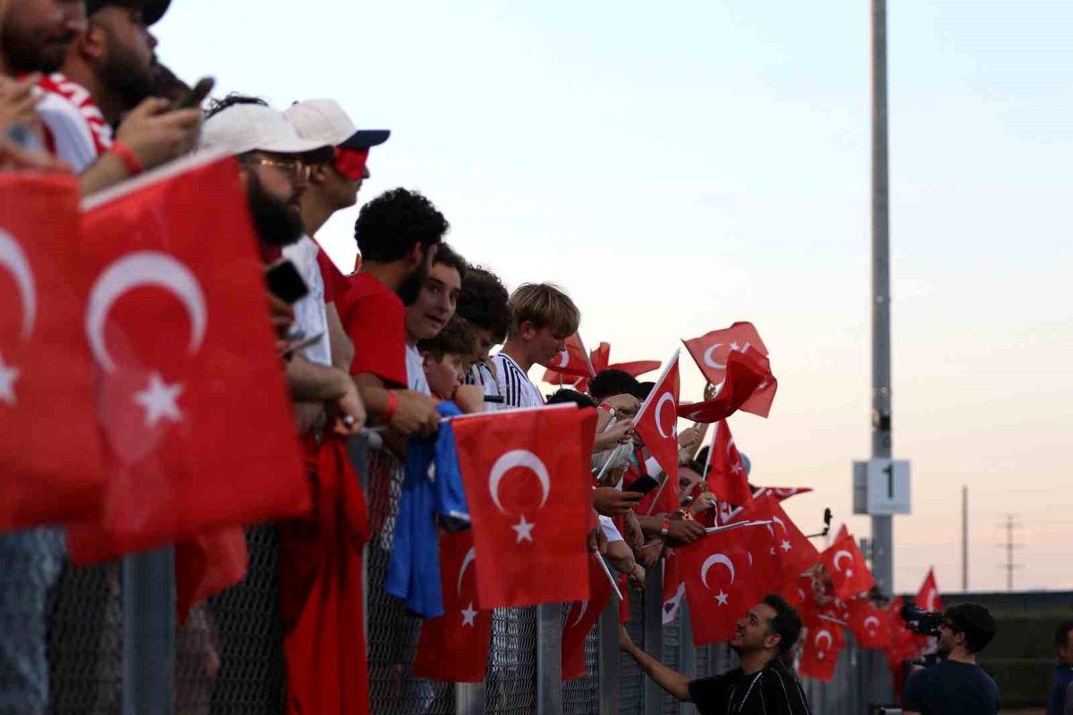 A Milli Takım\'a Arizona\'da Yoğun İlgi