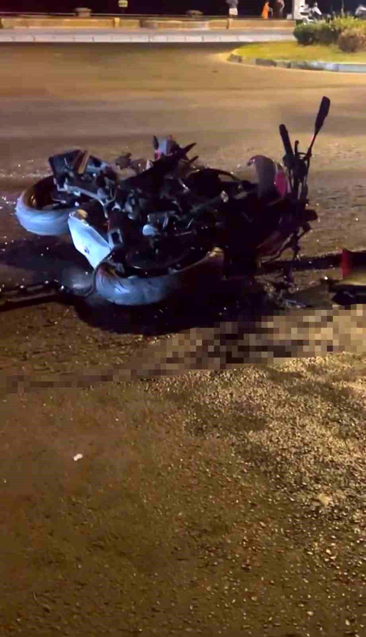Minibüs ile çarpışan motosikletin Rus sürücüsü hayatını kaybetti