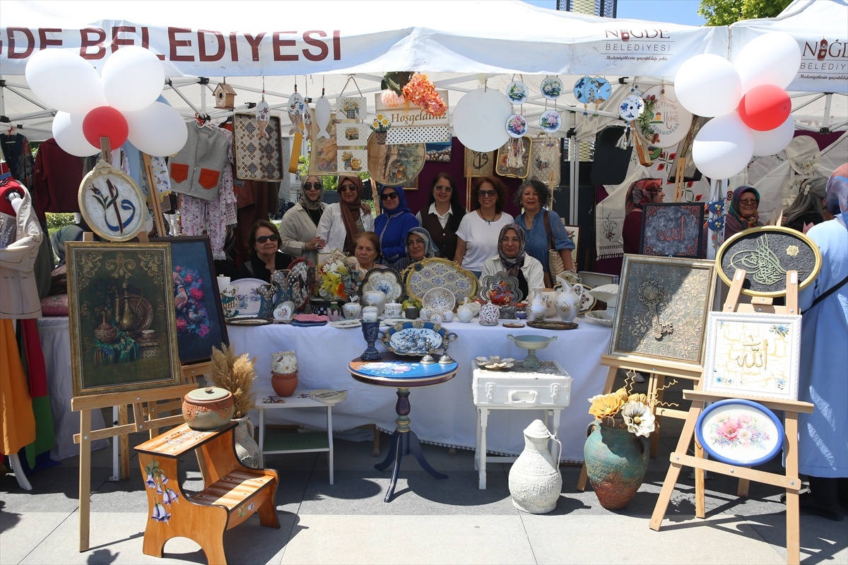 Niğde'de hayat boyu öğrenme sergisi açıldı
