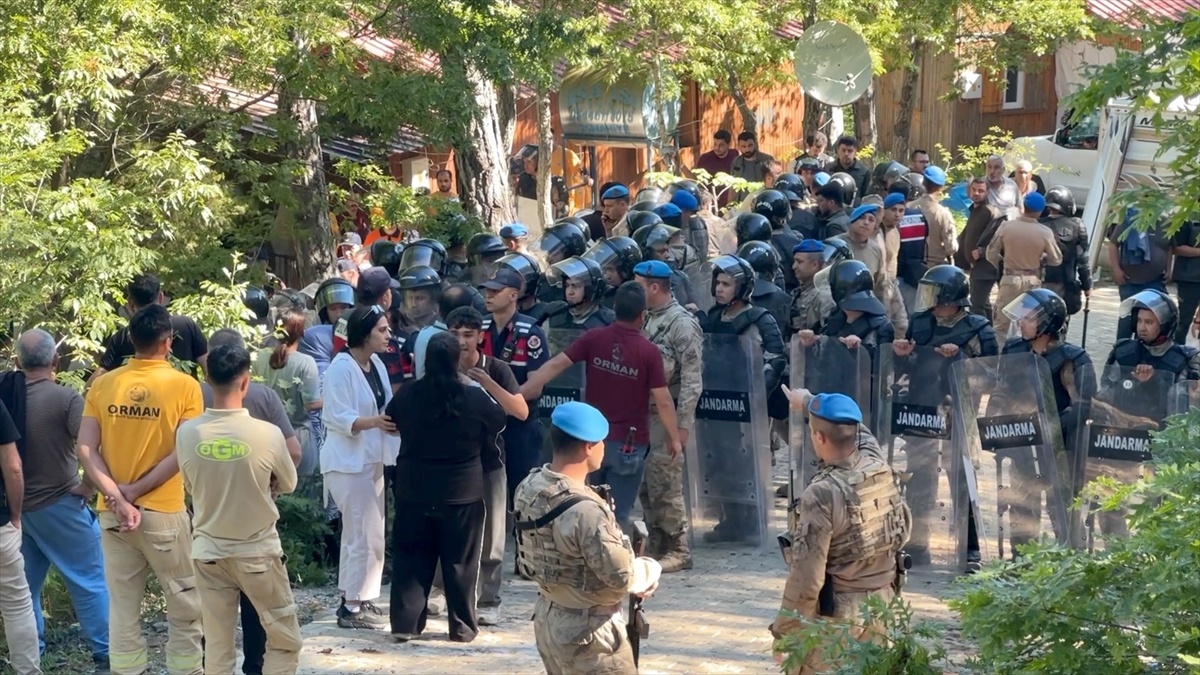 Osmaniye\'de Kaçak Evler Yıkılıyor