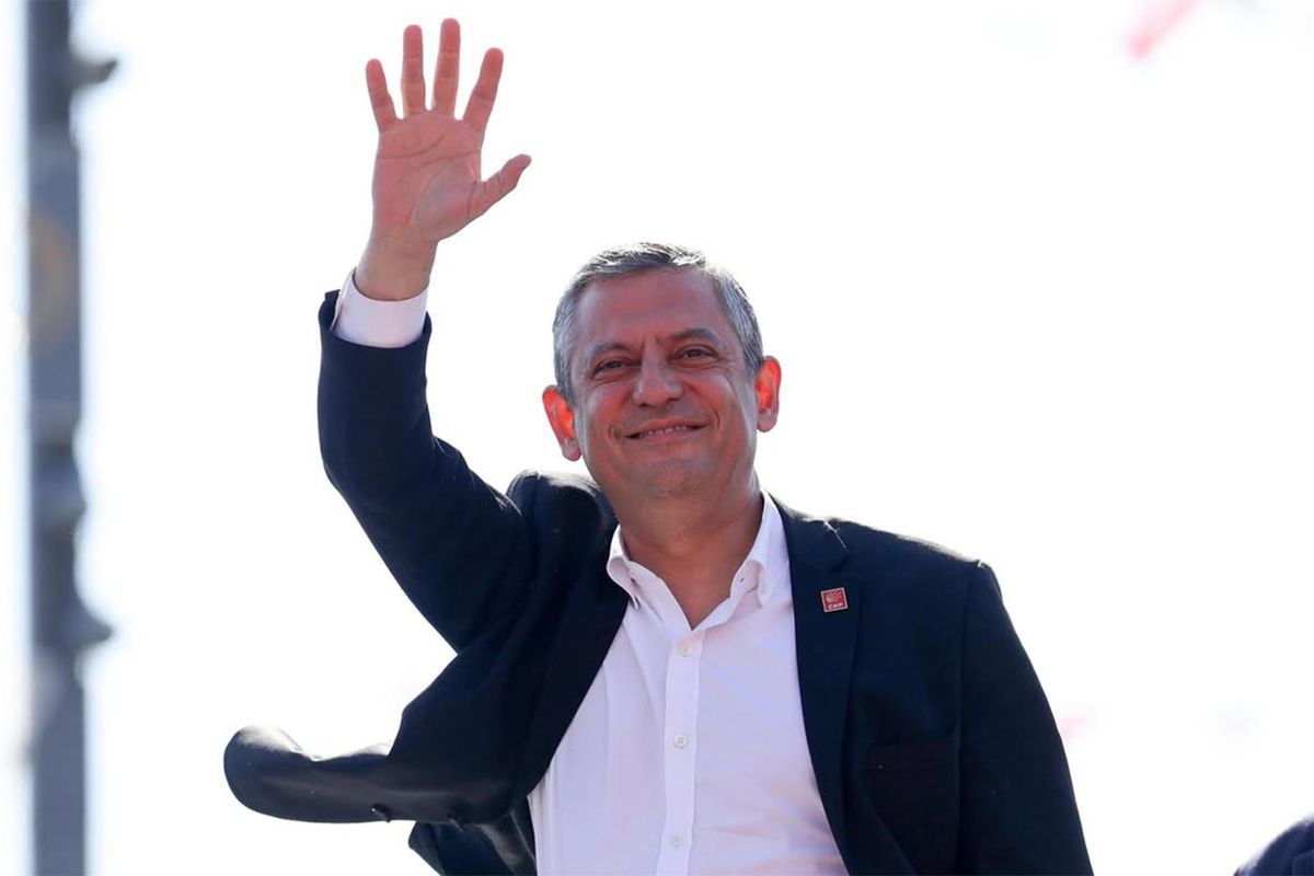 Özgür Özel ve ekibi rotayı Genç Parti\'ye çevirdi iddiası siyaset kulislerini karıştırdı