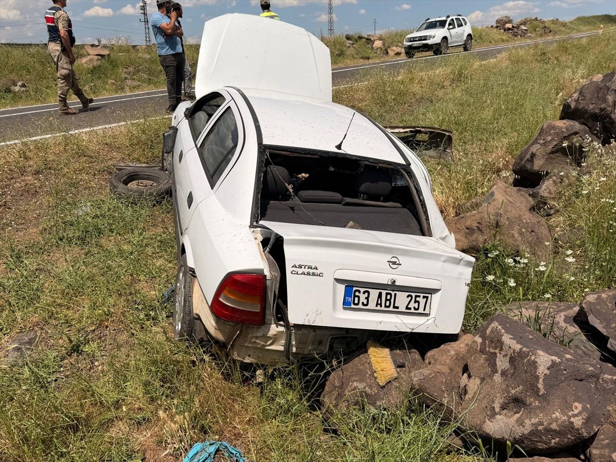 Şanlıurfa\'da Otomobil Devrildi: Sürücü Yaralı