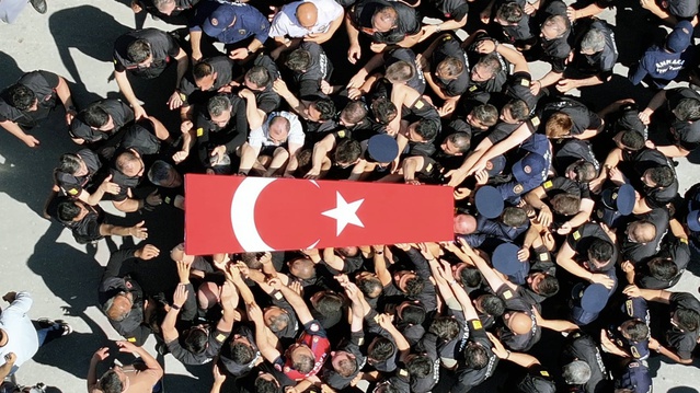 Konya'da Fabrika Yangını: İtfaiye Eri Mehmet Tekeli Şehit Ol