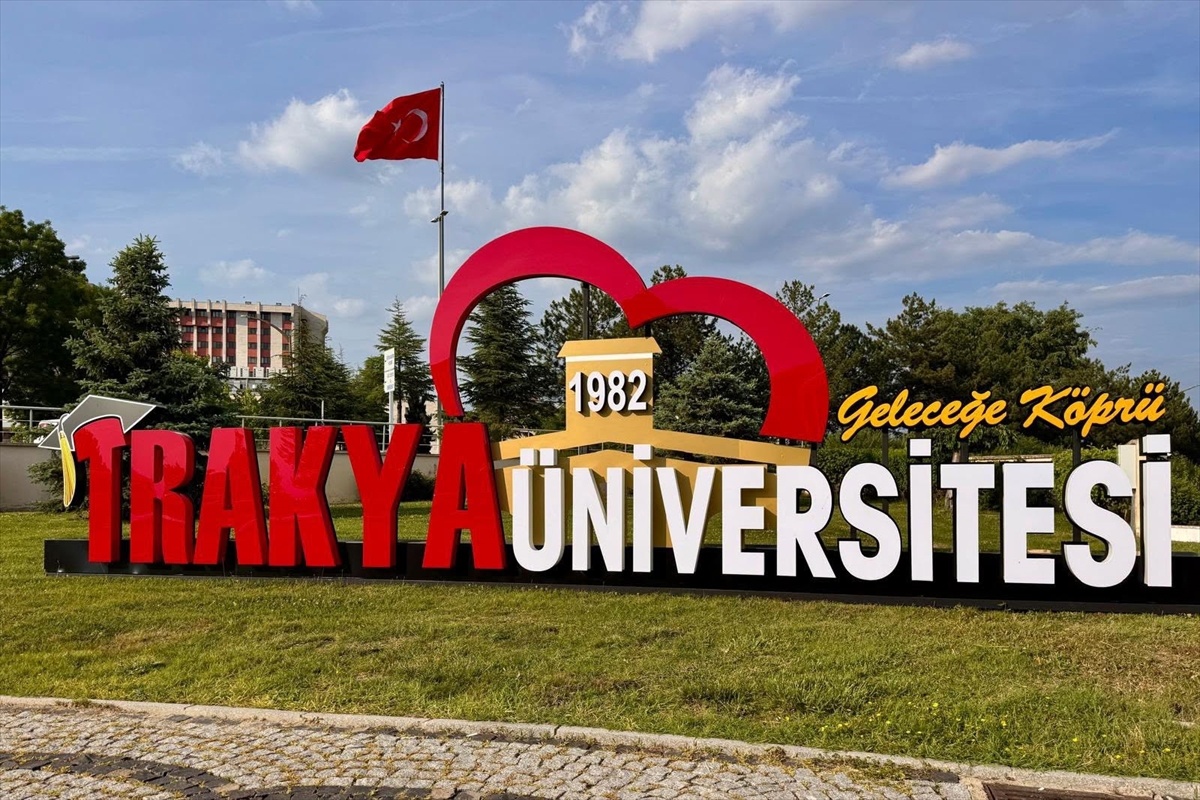Trakya Üniversitesi\'nde Mezunlar için Fotoğraf Platformu
