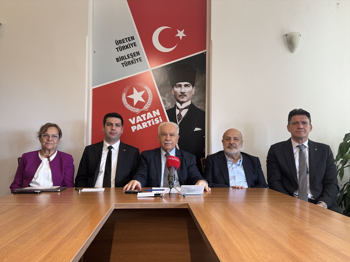 Perinçek\'ten CHP\'ye Yargı Darbesi