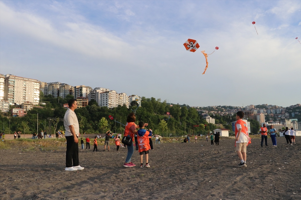 Zonguldak\'ta Uçurtma Şenliği Coşkusu