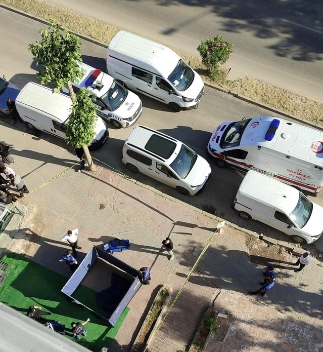 Adıyaman'da 70 Yaşındaki Adam 5. Kattan Atladı