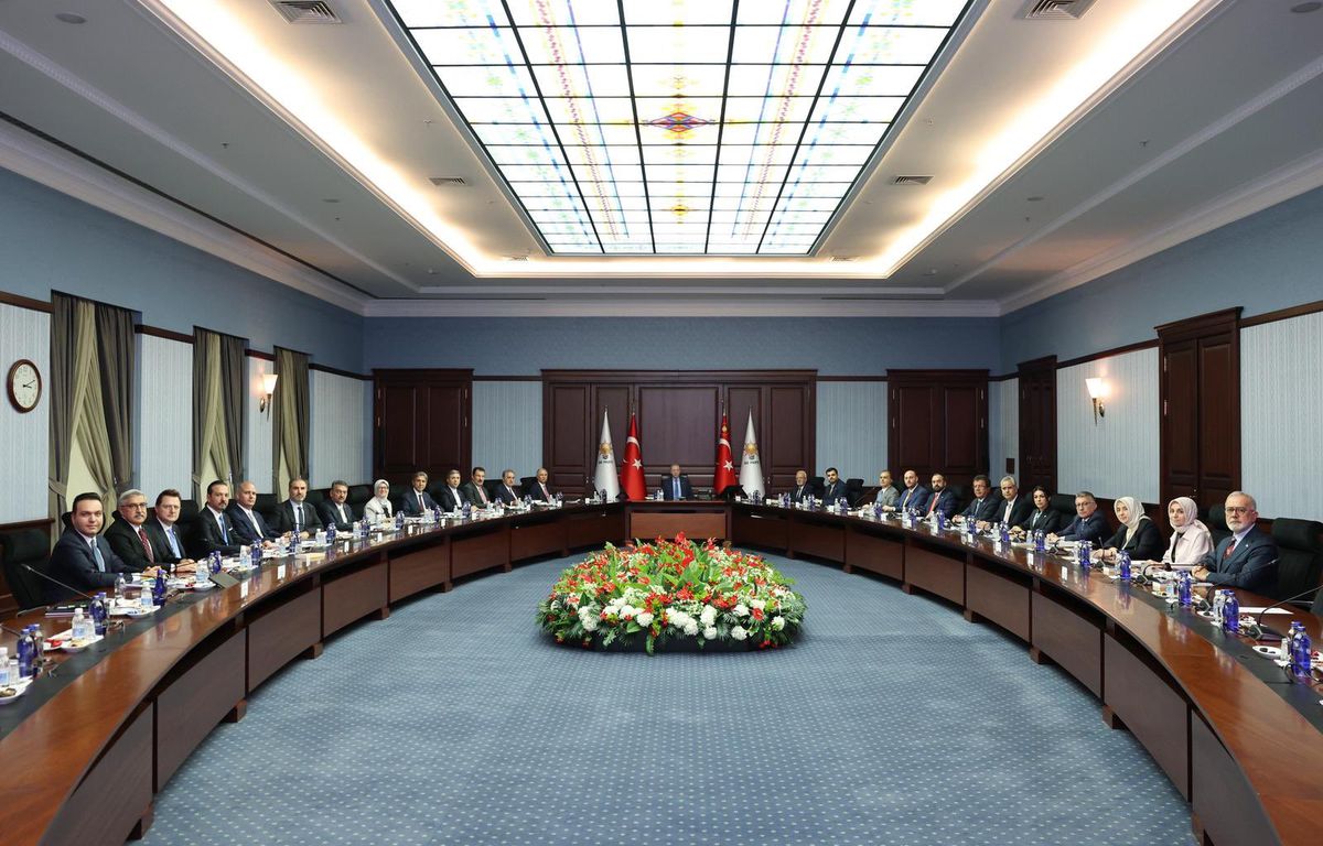 AK Parti MYK, Erdoğan başkanlığında toplandı