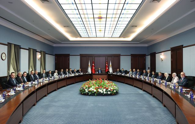 AK Parti MYK, Erdoğan başkanlığında toplandı