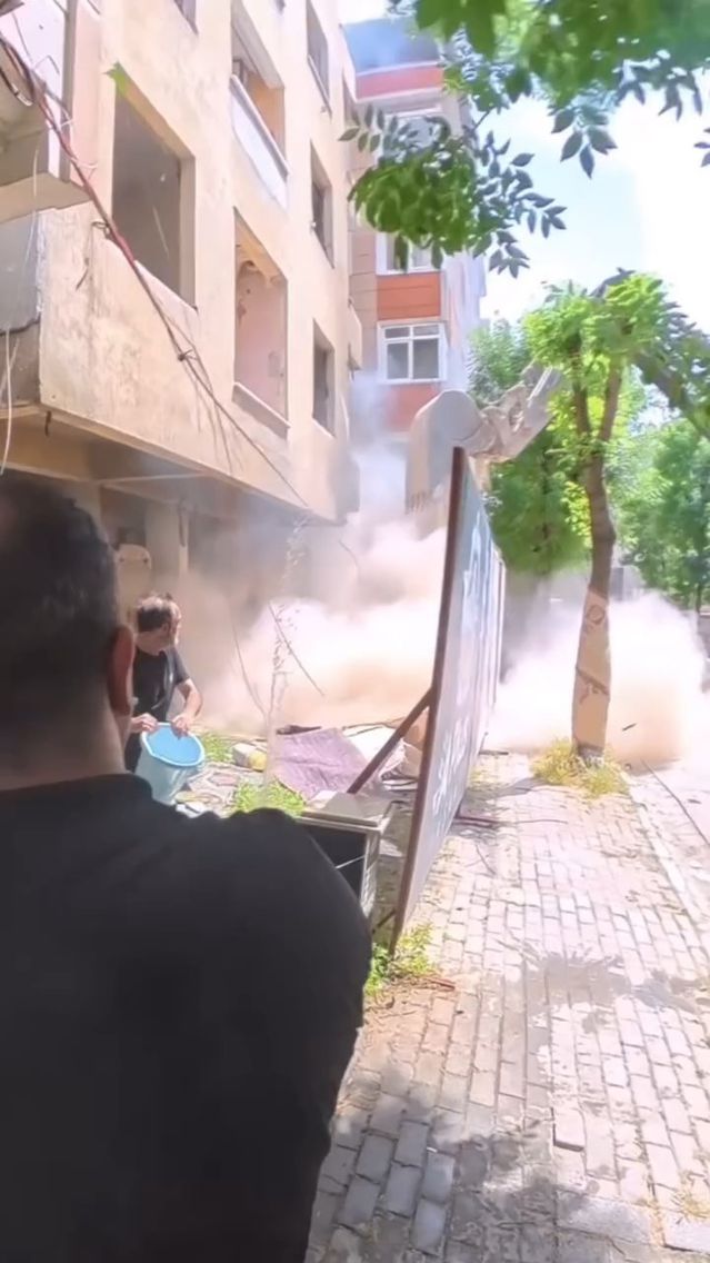 Avcılar'da Metruk Binada Yangın