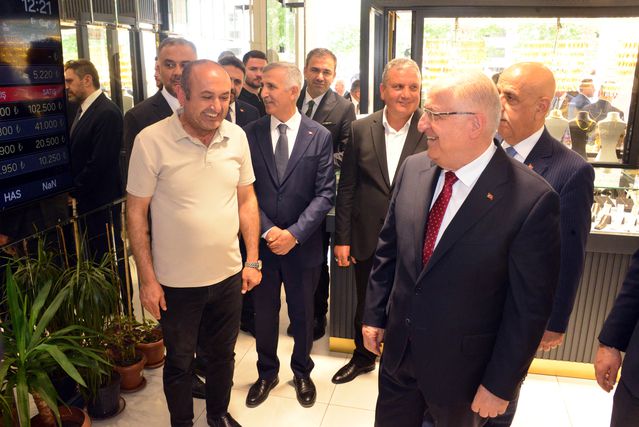 Bakan Güler Kahramanmaraş'ta Şehit Aileleri ve Gazilerle Bir