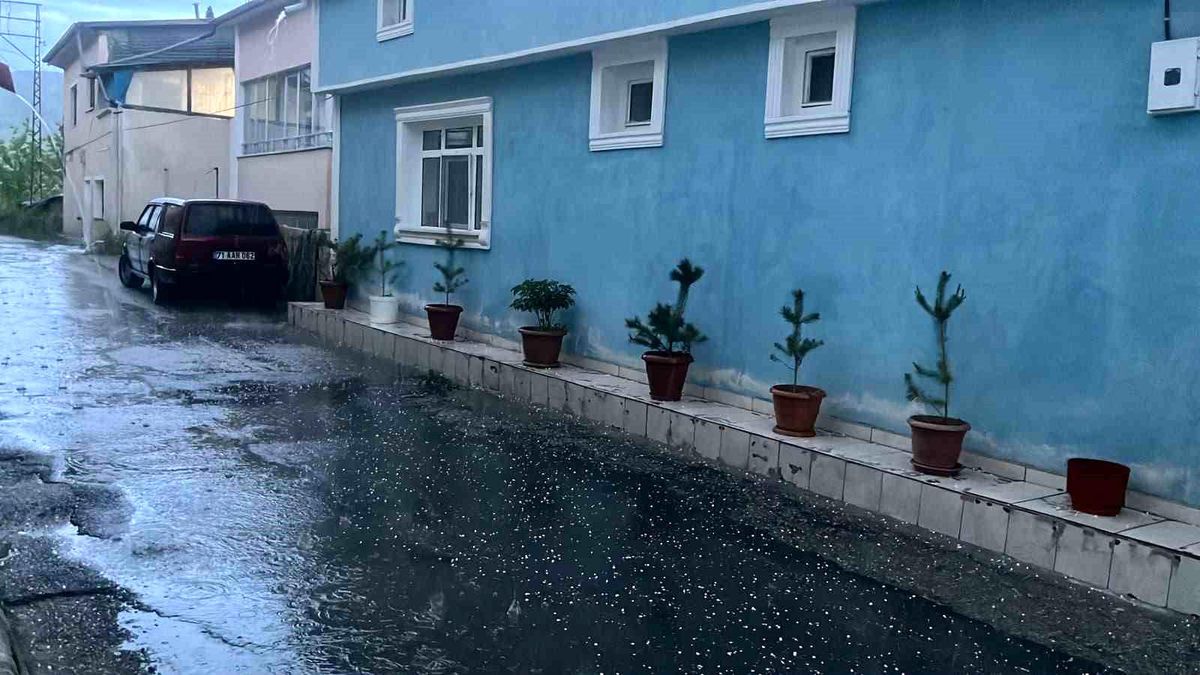 Bayburt\'ta Dolu Yağışı