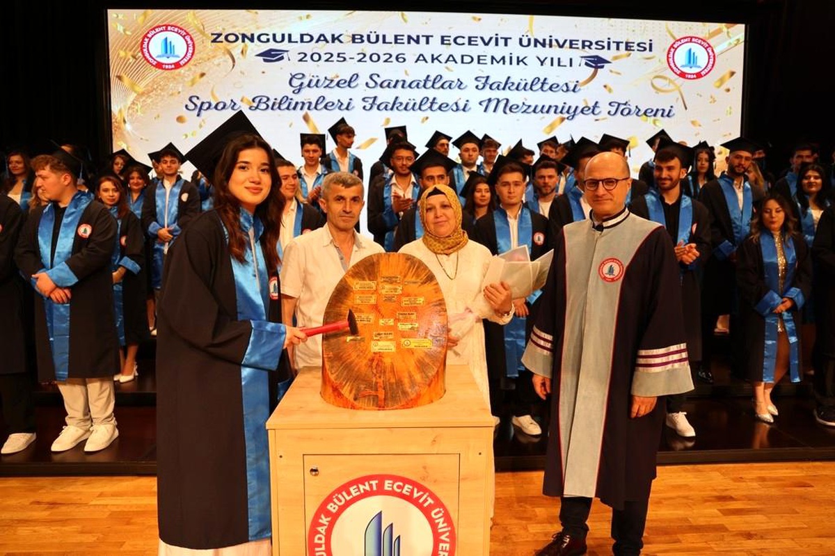BEUN’da coşkulu mezuniyet töreni